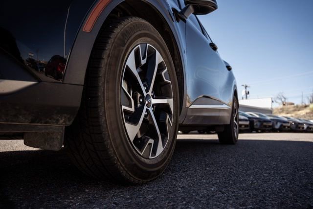 Used 2023 Kia Sportage EX image 11