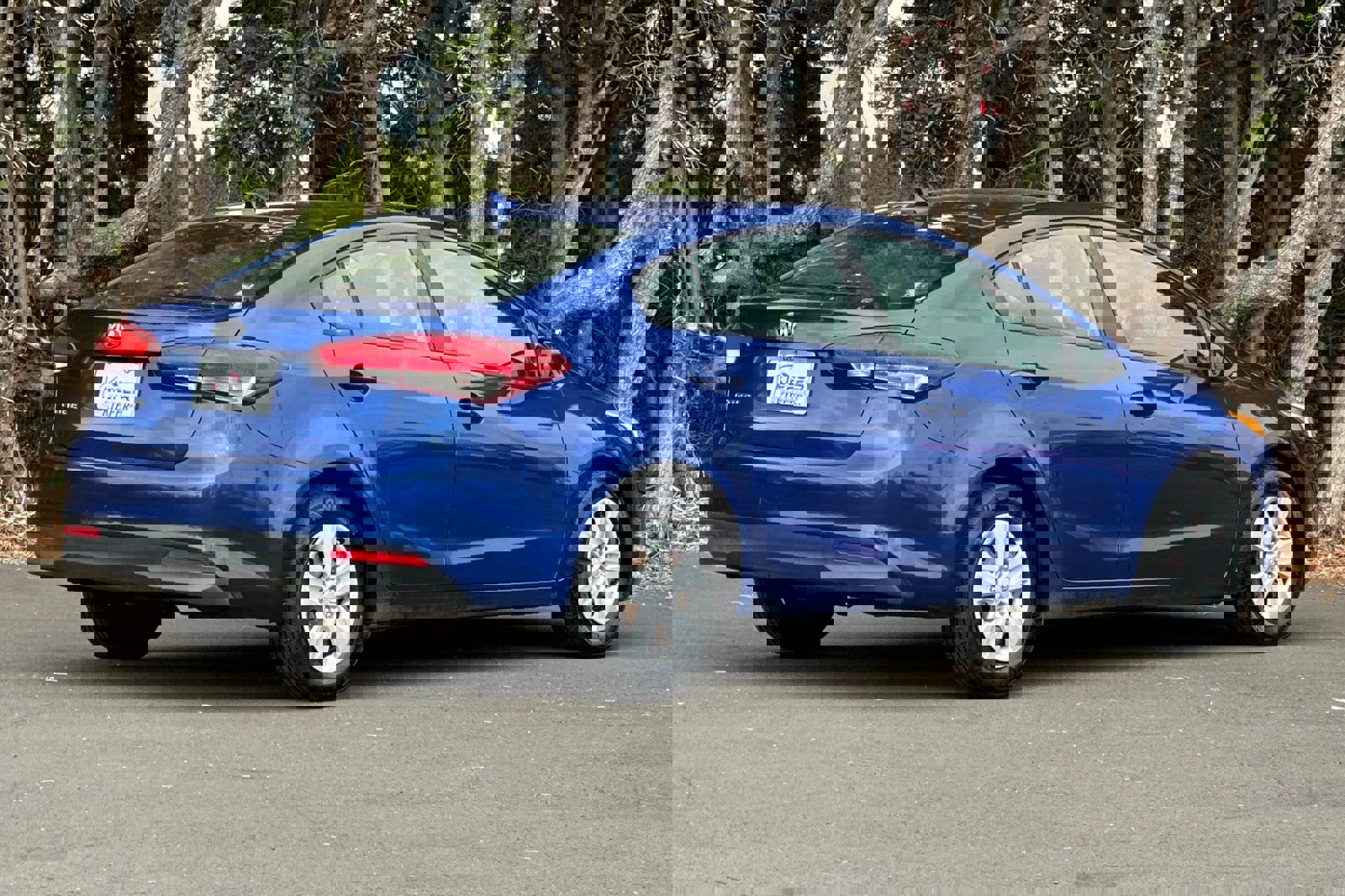 Used 2017 Kia Forte LX image 4