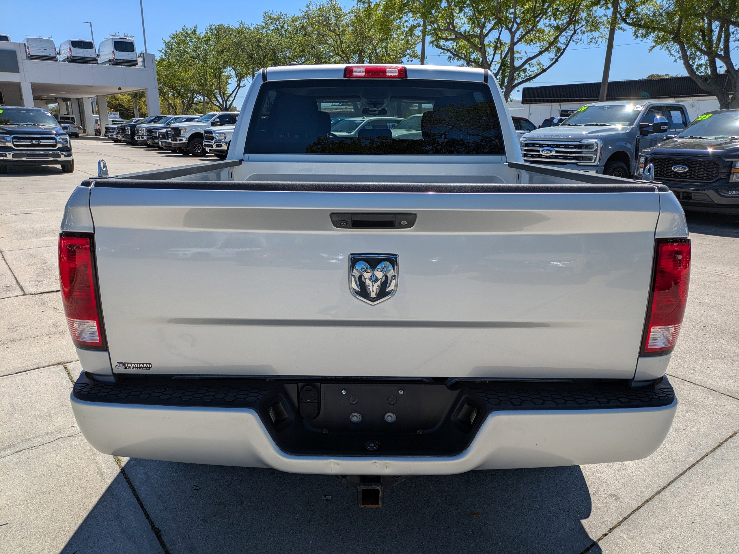Used 2017 RAM 1500 Express RWD image 5