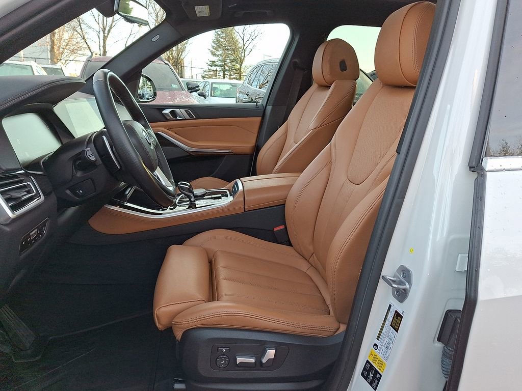 Used 2021 BMW X5 xDrive40i w/ Premium Package image 9