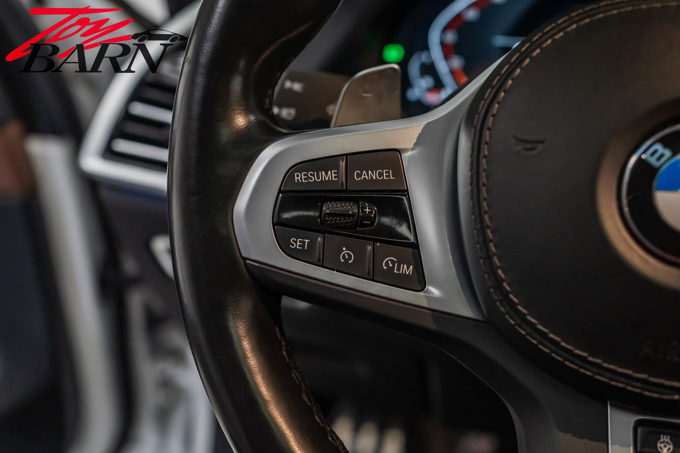 Used 2022 BMW X6 xDrive40i w/ Executive Package image 33