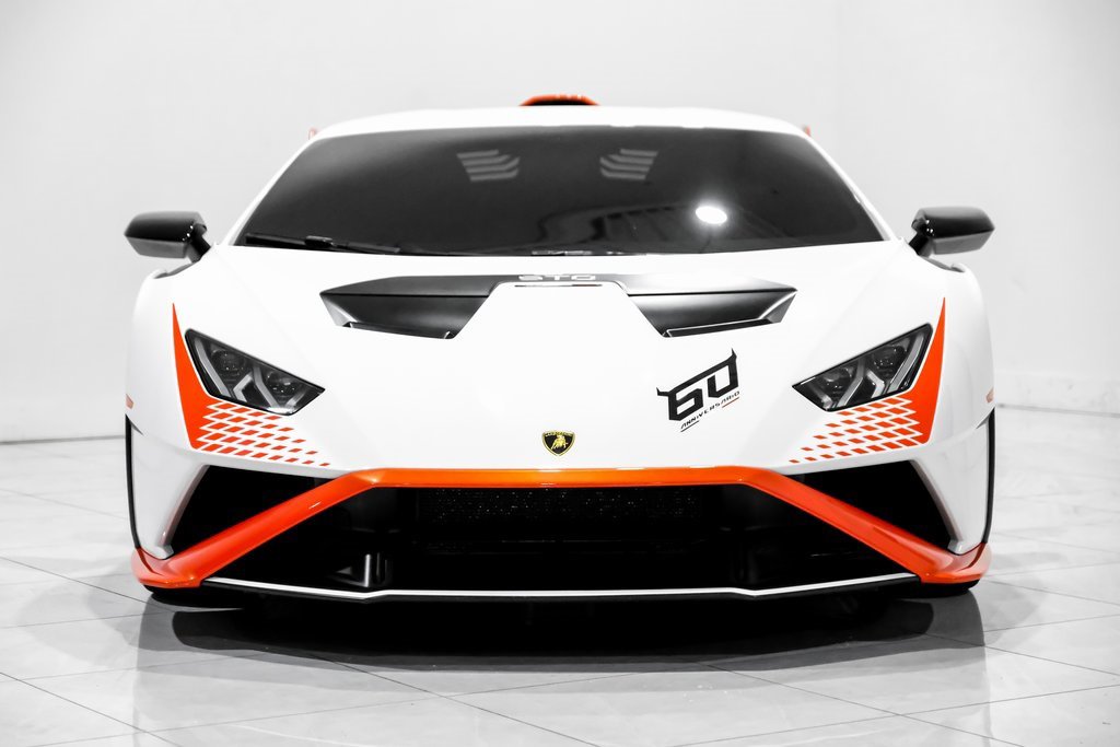 Used 2024 Lamborghini Huracan STO image 2