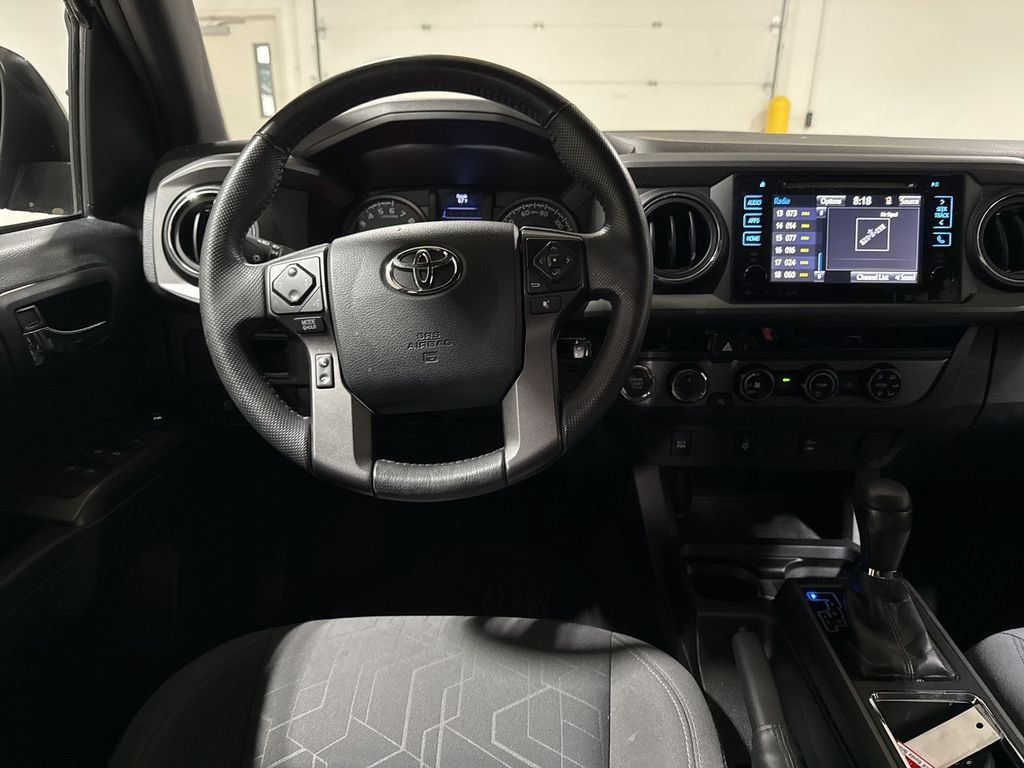 Used 2016 Toyota Tacoma TRD Sport w/ Towing Package AWD/4WD image 11