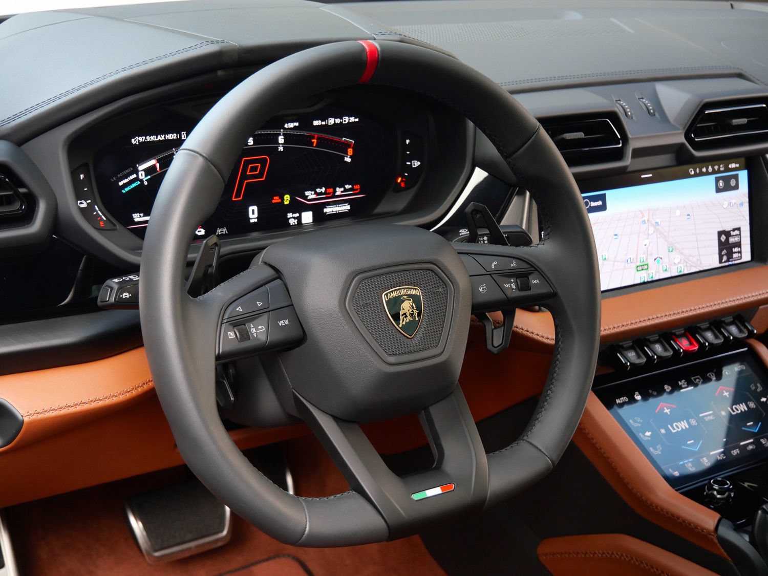 Used 2026 Lamborghini Urus S AWD/4WD image 15