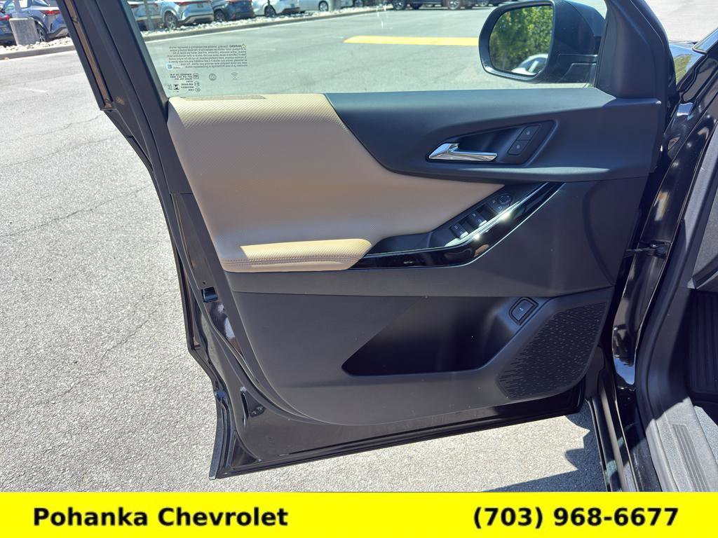 Used 2025 Chevrolet Equinox ACTIV AWD/4WD image 18