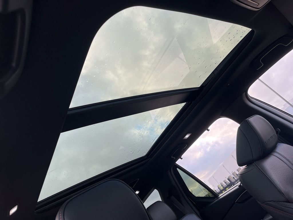 Certified 2025 Honda Pilot Black Edition image 33