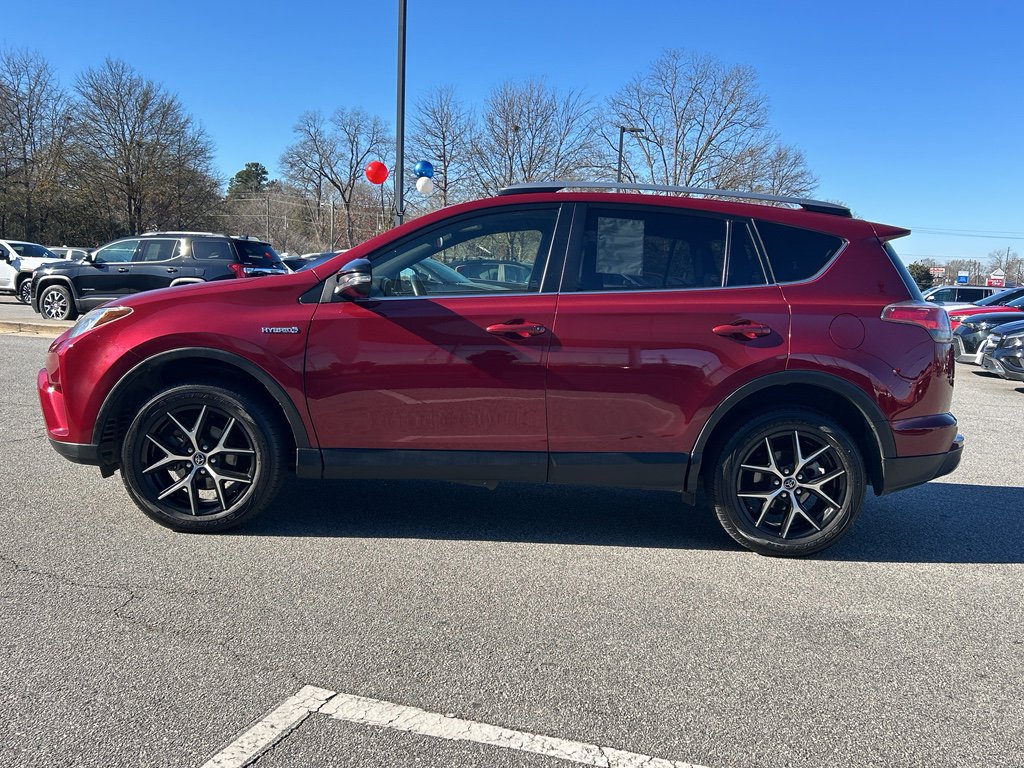Used 2018 Toyota RAV4 SE image 5