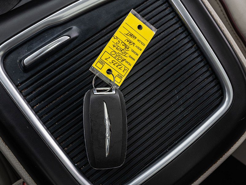 Used 2020 Chrysler Pacifica Limited image 30