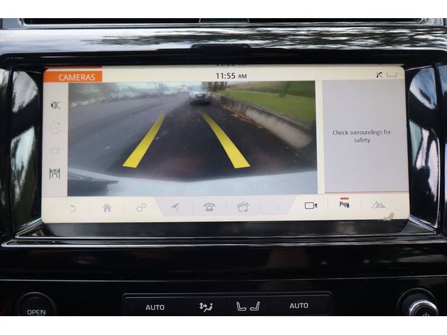 Used 2017 Land Rover Discovery HSE AWD/4WD image 13