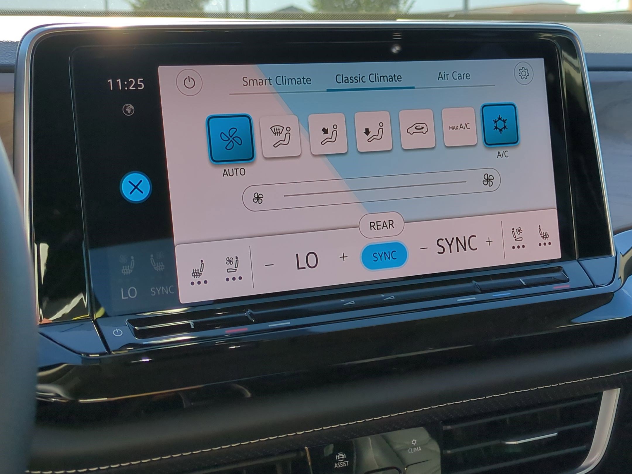 New 2026 Volkswagen Atlas SE image 12