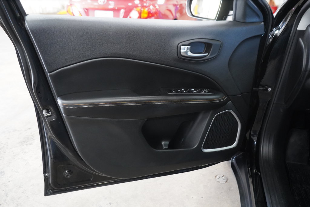 Used 2019 Jeep Compass Sport FWD image 16