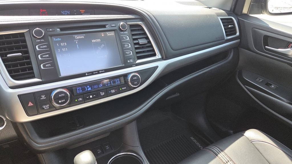 Used 2019 Toyota Highlander SE AWD/4WD image 30