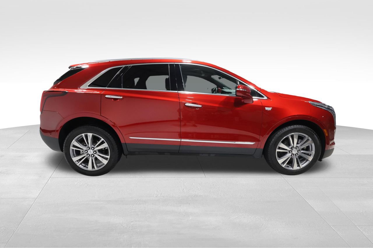 Used 2025 Cadillac XT5 Premium Luxury w/ Technology Package AWD/4WD image 5