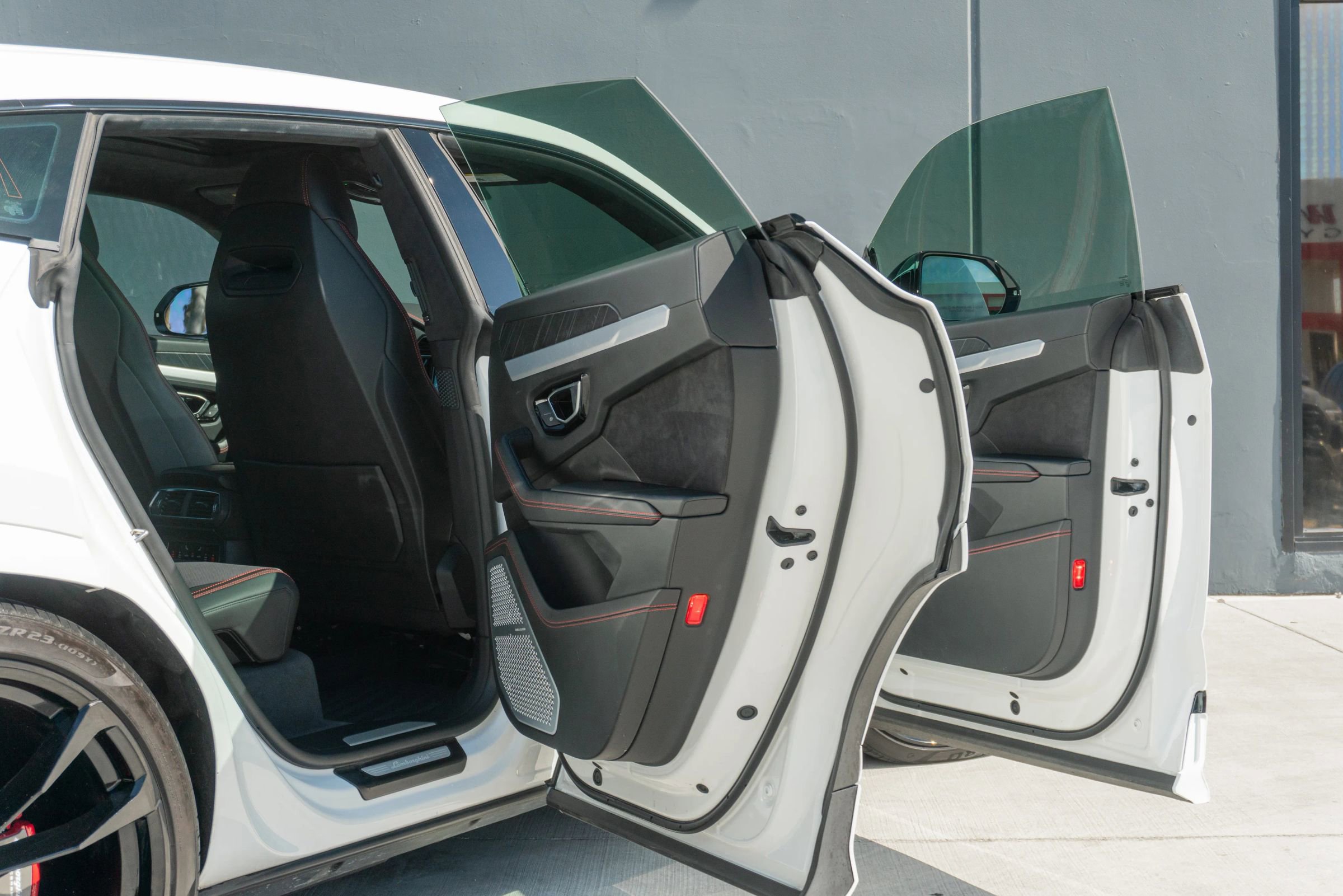 Used 2021 Lamborghini Urus image 57