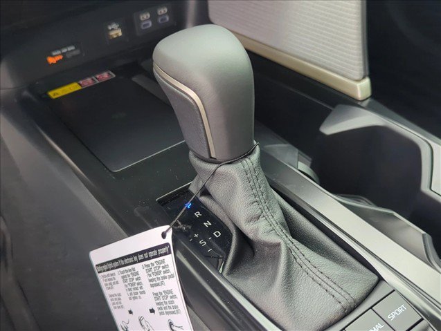 Used 2026 Toyota Camry SE FWD image 21