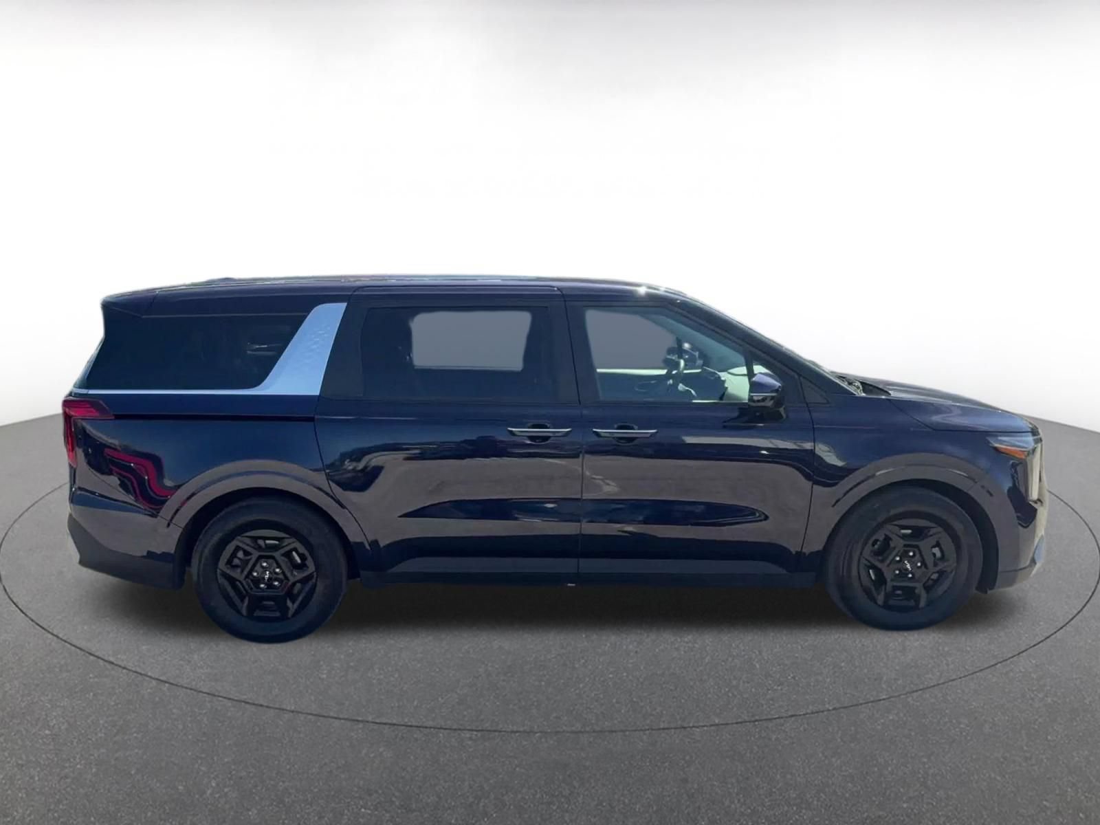Used 2026 Kia Carnival FWD image 15