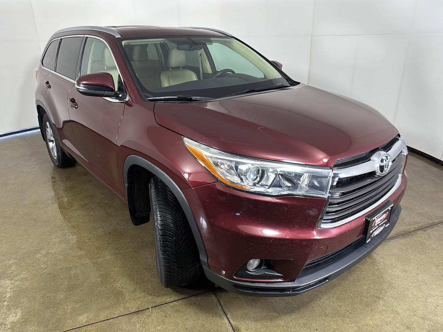 Used 2015 Toyota Highlander XLE AWD/4WD image 7