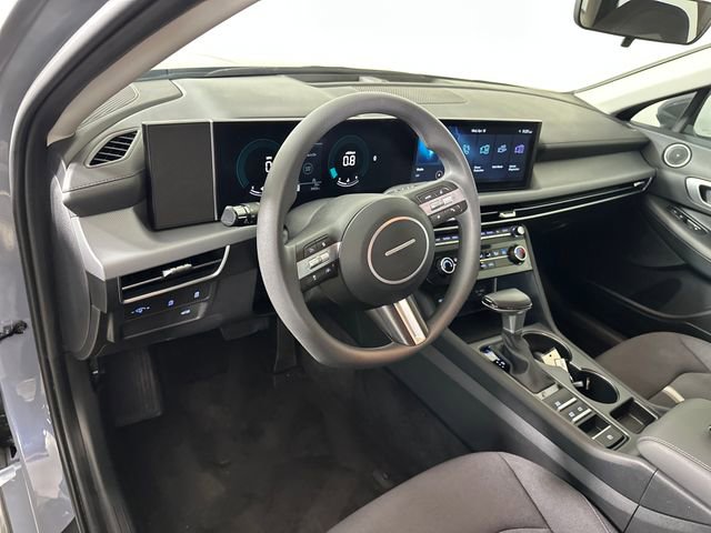 Used 2025 Hyundai Sonata SE FWD image 13