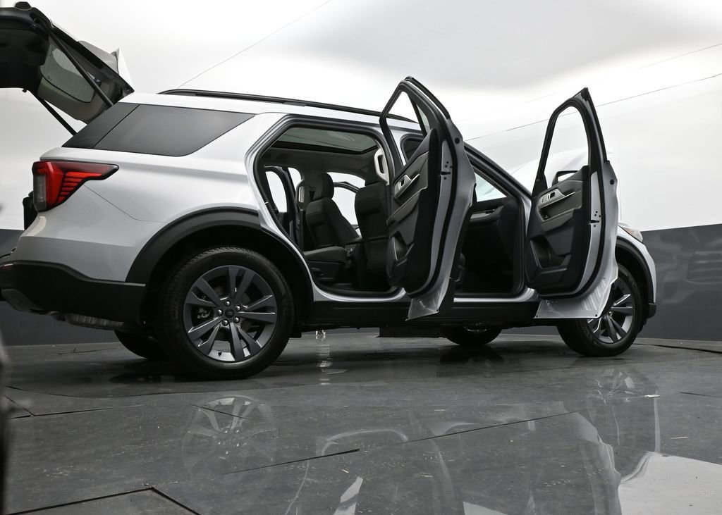 New 2026 Ford Explorer Active AWD/4WD image 36