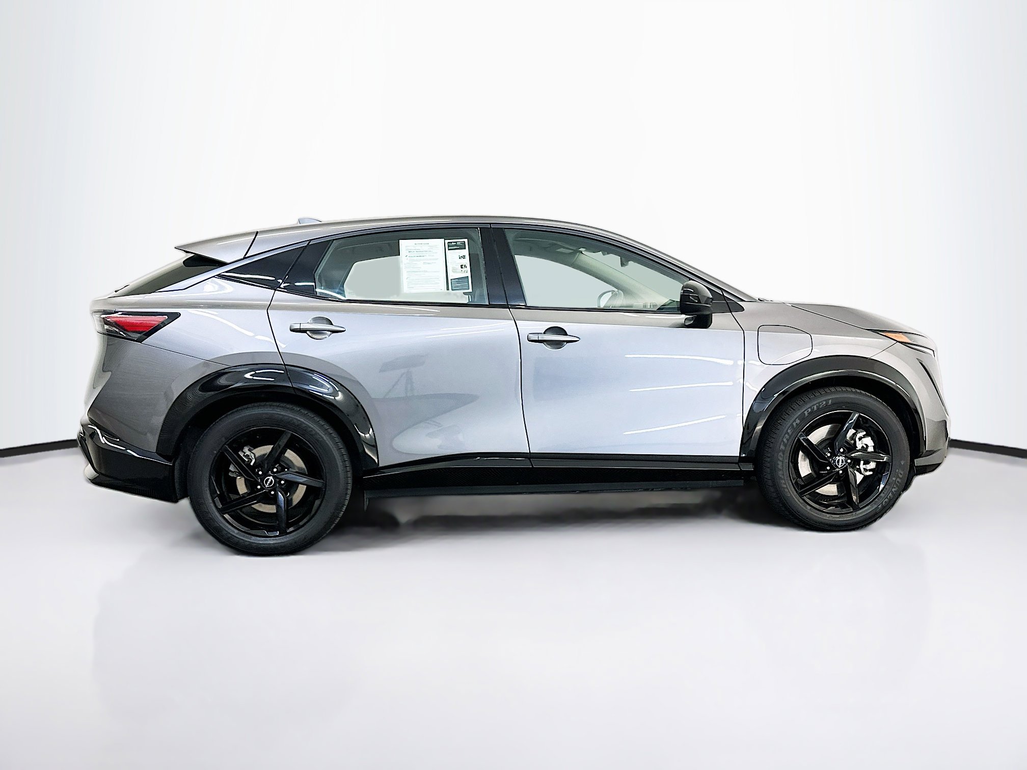 Used 2024 Nissan Ariya AWD image 10