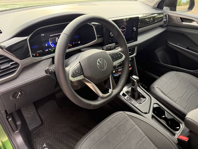 New 2026 Volkswagen Taos SE FWD image 8
