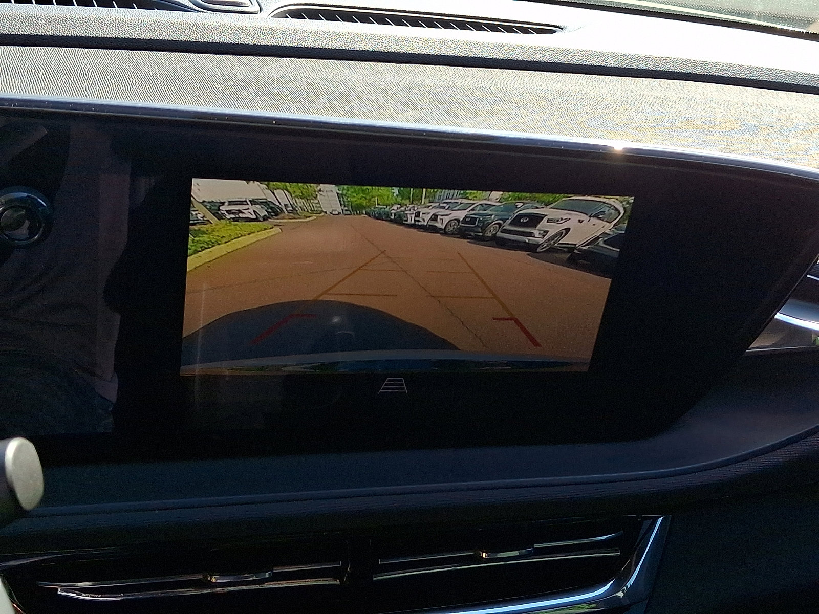 Used 2024 Buick Envista Sport Touring w/ Convenience I Package FWD image 18