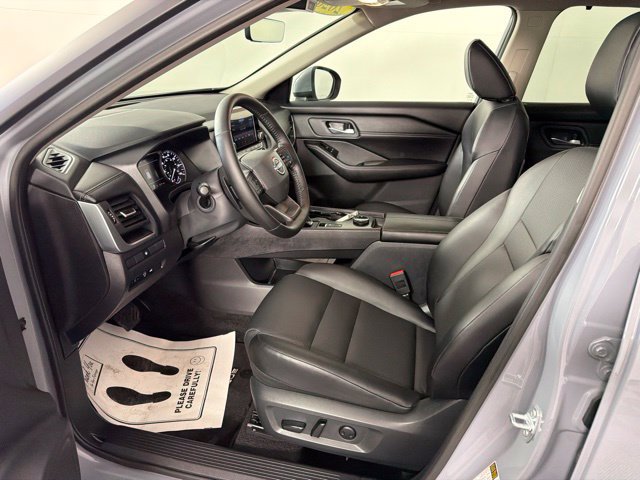 Used 2026 Nissan Rogue SV w/ SV Premium Package AWD/4WD image 17