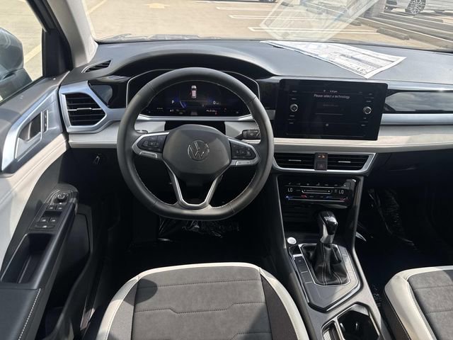 New 2026 Volkswagen Taos SE FWD image 8
