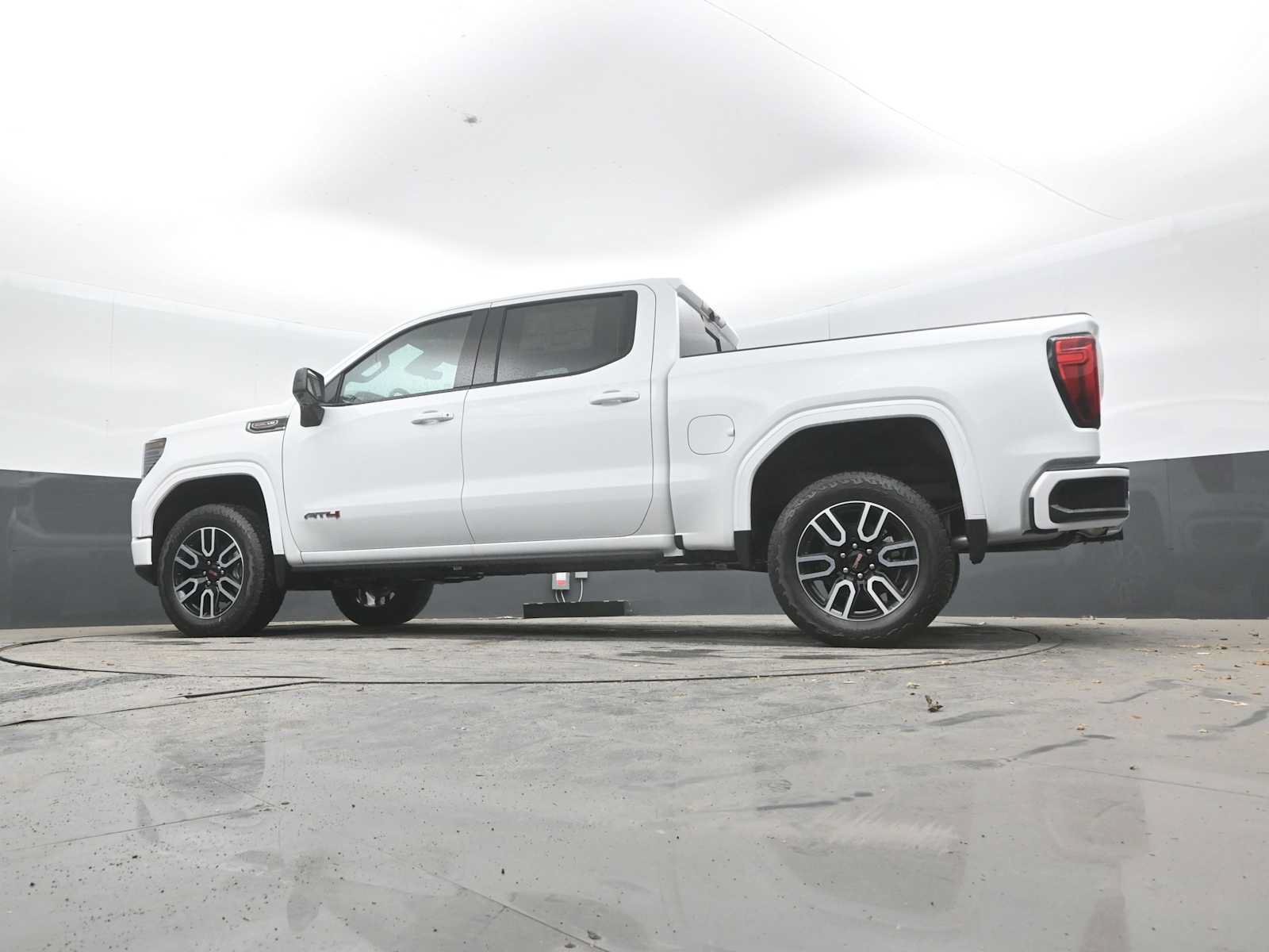 New 2026 GMC Sierra 1500 AT4 w/ AT4 Premium Package AWD/4WD image 39