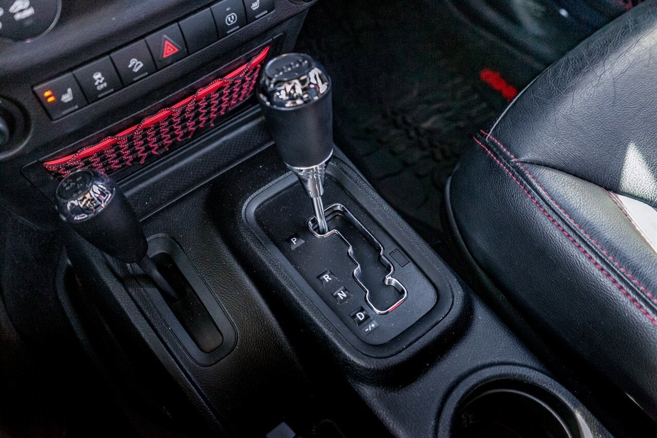 Used 2017 Jeep Wrangler Unlimited Rubicon image 28