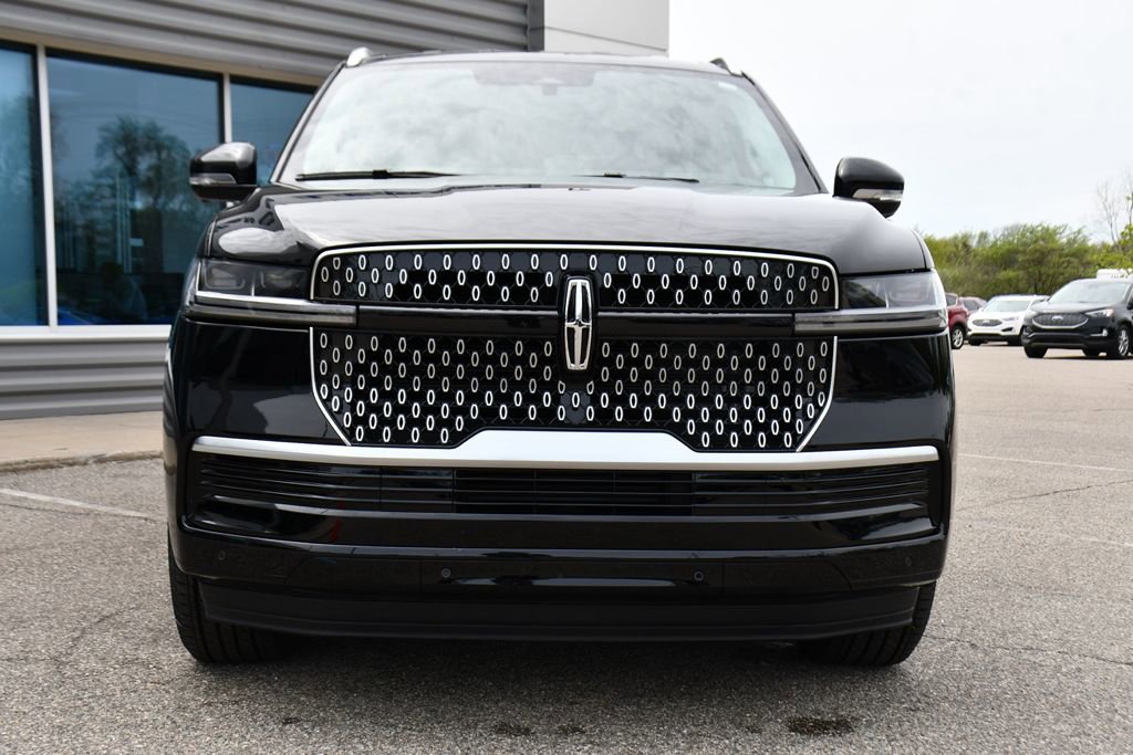 New 2026 Lincoln Navigator Premiere AWD/4WD image 10