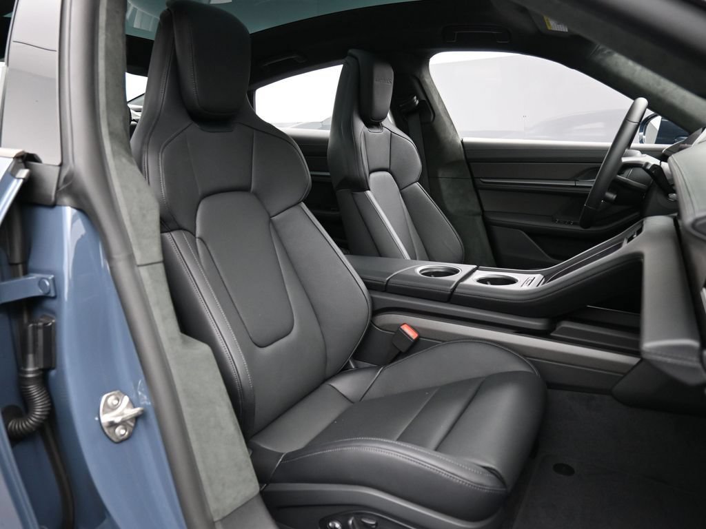 New 2026 Porsche Taycan Turbo S AWD/4WD image 32