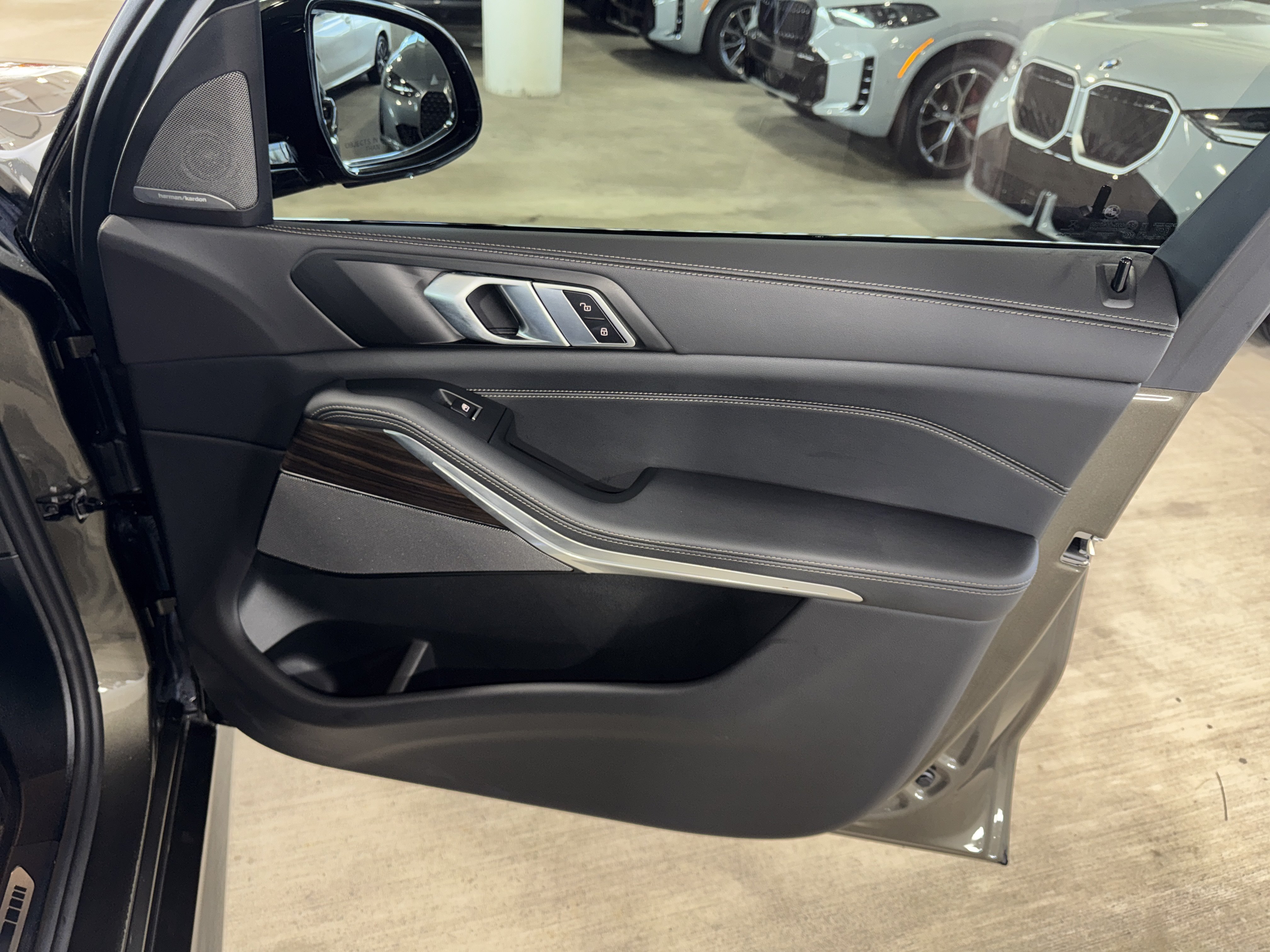 Used 2026 BMW X5 sDrive40i w/ M Sport Package RWD image 9
