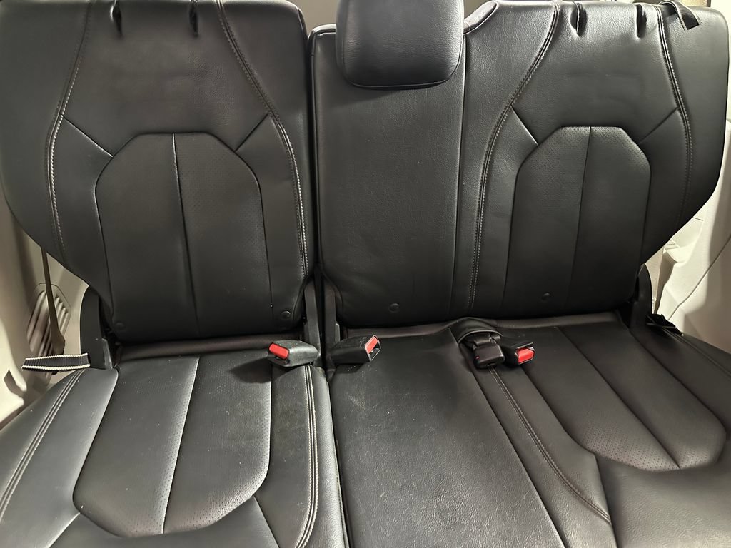 Used 2018 Chrysler Pacifica Touring-L FWD image 28