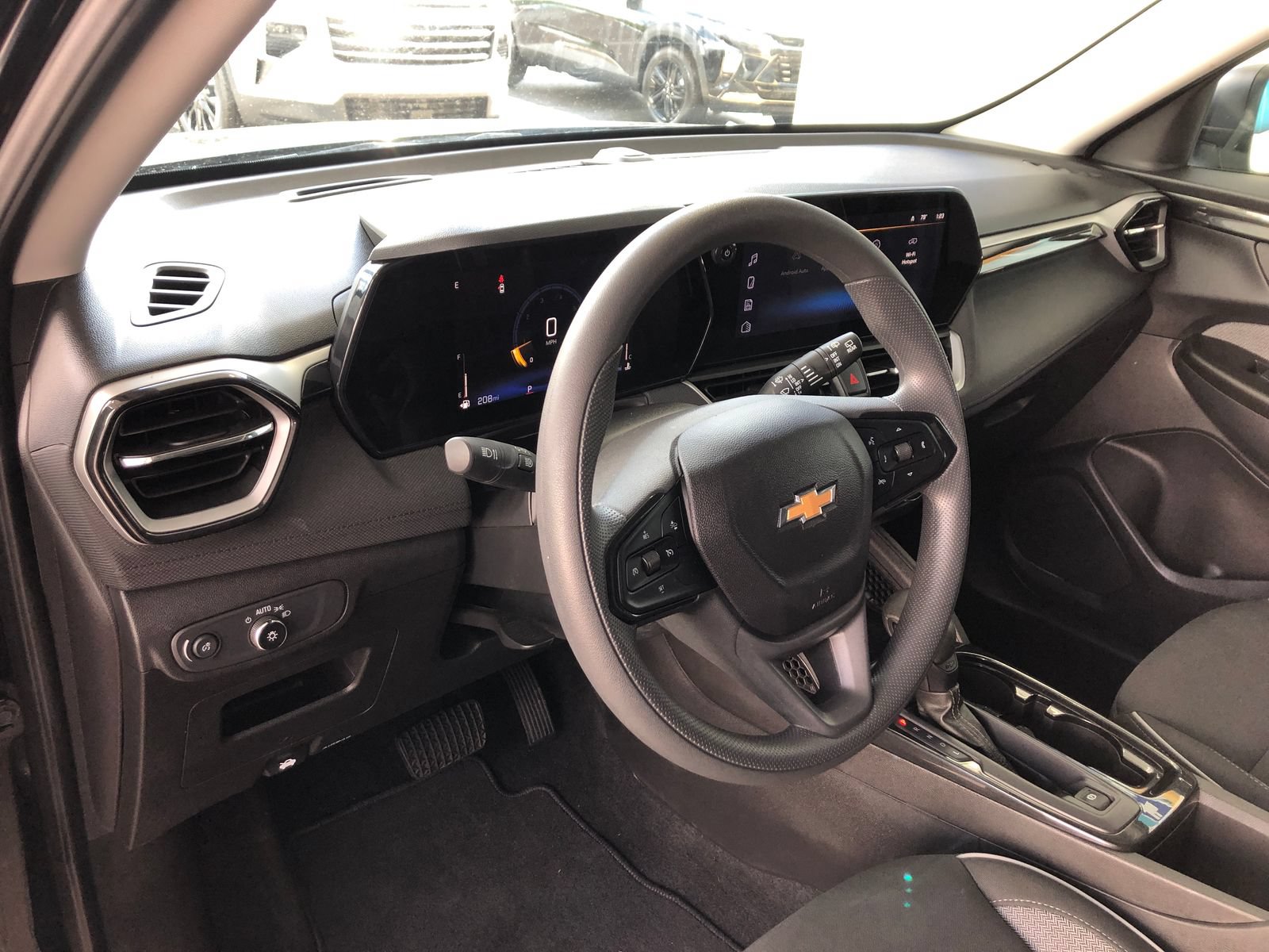 Used 2025 Chevrolet TrailBlazer LS w/ LS Convenience Package FWD image 18