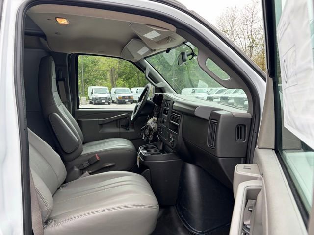 New 2026 GMC Savana 2500 w/ Driver Convenience Package RWD image 28