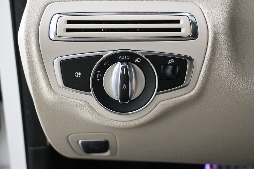 Certified 2019 Mercedes-Benz C 300 Sedan image 9