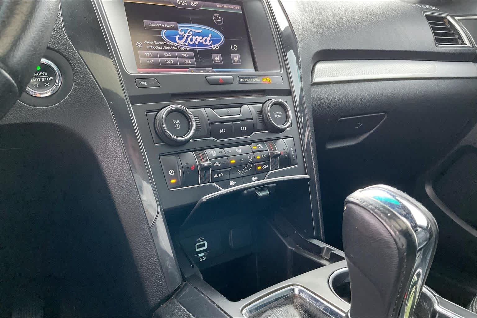 Used 2016 Ford Explorer XLT w/ Equipment Group 202A AWD/4WD image 32