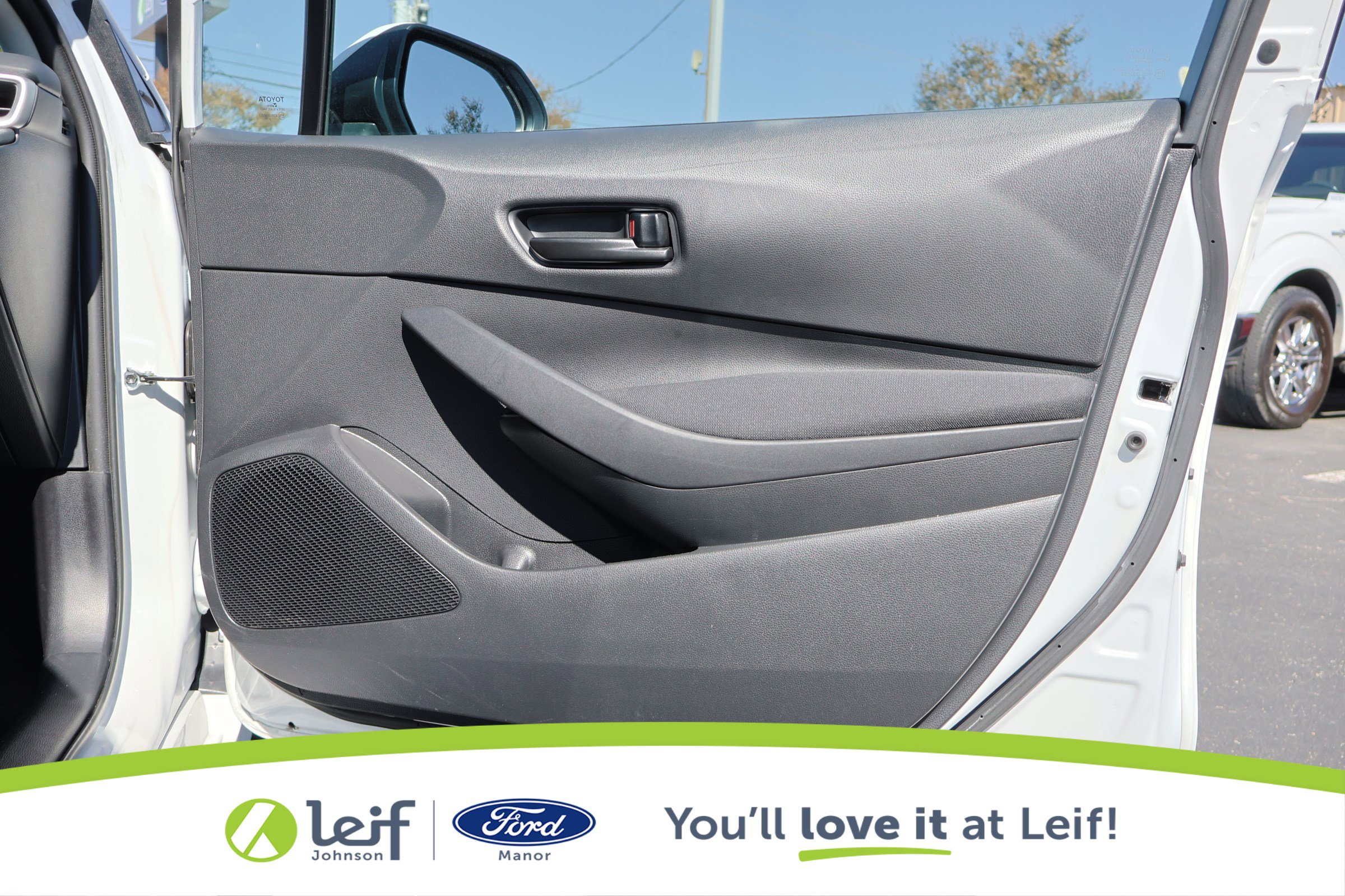 Used 2024 Toyota Corolla LE image 31