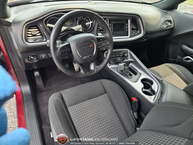Used 2017 Dodge Challenger R/T w/ Cold Weather Group RWD image 11