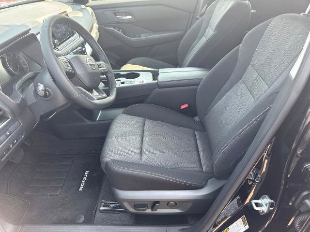 Certified 2026 Nissan Rogue SV FWD image 7