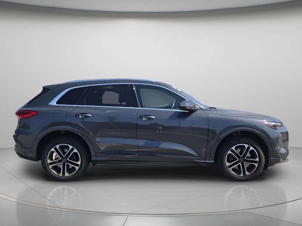 Certified 2025 Audi Q5 Premium w/ Convenience Package AWD/4WD image 9