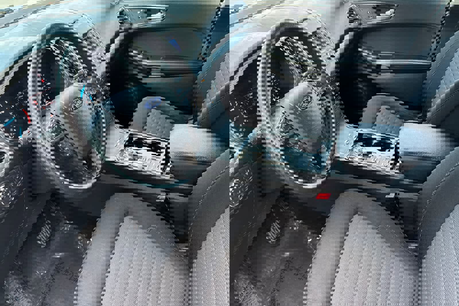 Used 2019 Ford Edge SE image 11