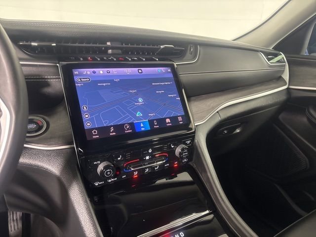 Certified 2023 Jeep Grand Cherokee Limited image 18