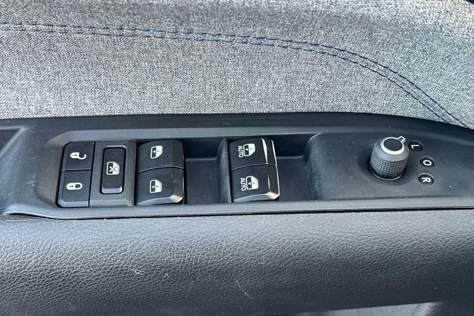 Used 2024 Jeep Compass Latitude image 11