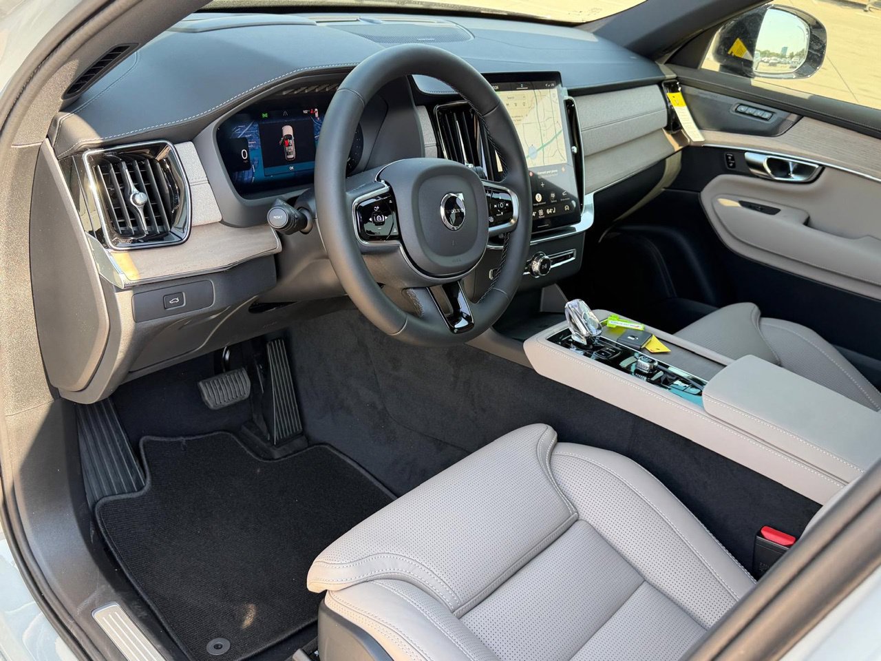 New 2026 Volvo XC90 B6 Plus w/ Protection Package Premier AWD/4WD image 12
