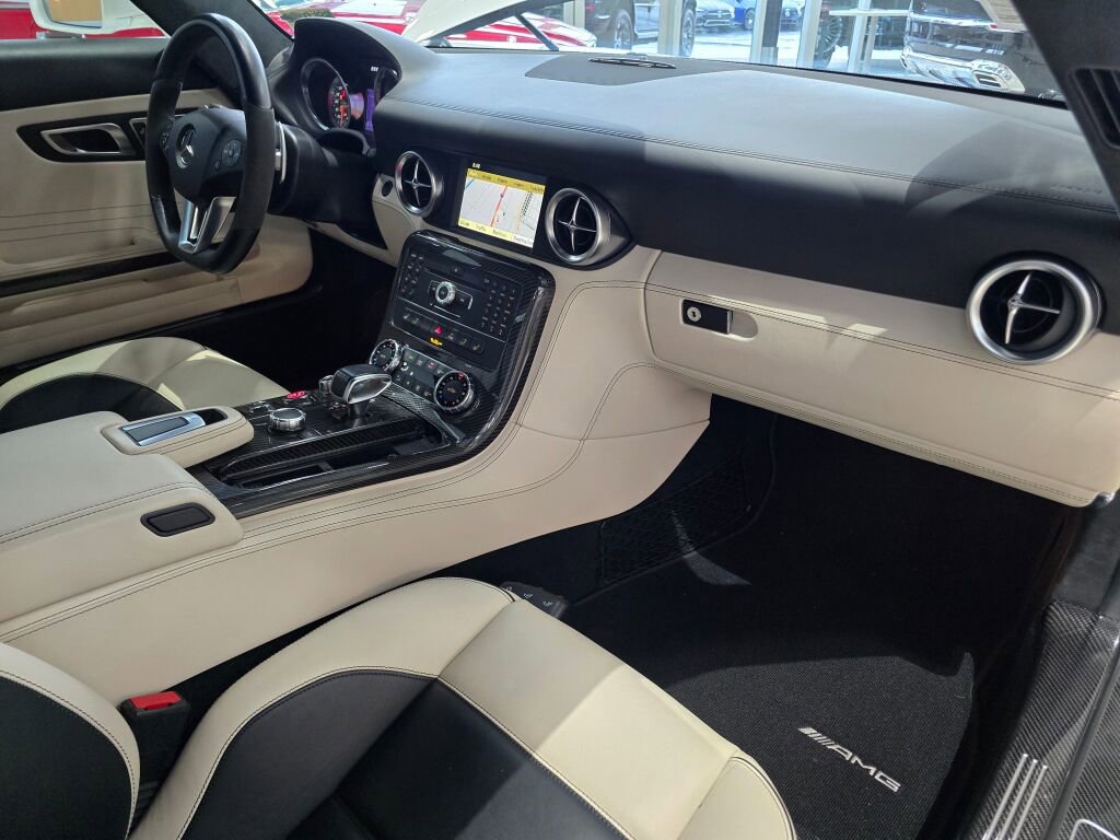 Used 2012 Mercedes-Benz SLS AMG Roadster image 22