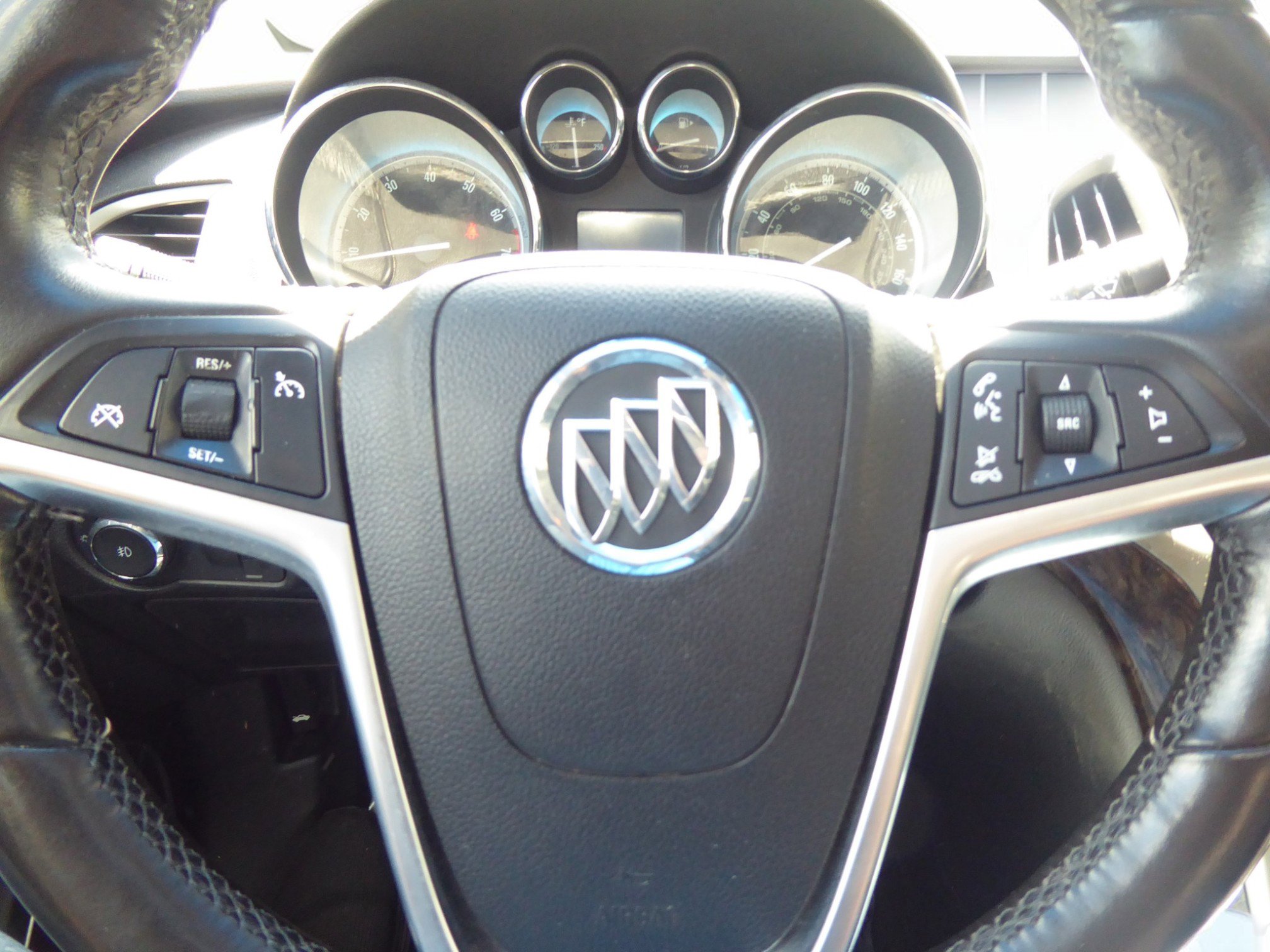 Used 2012 Buick Verano Leather FWD image 11