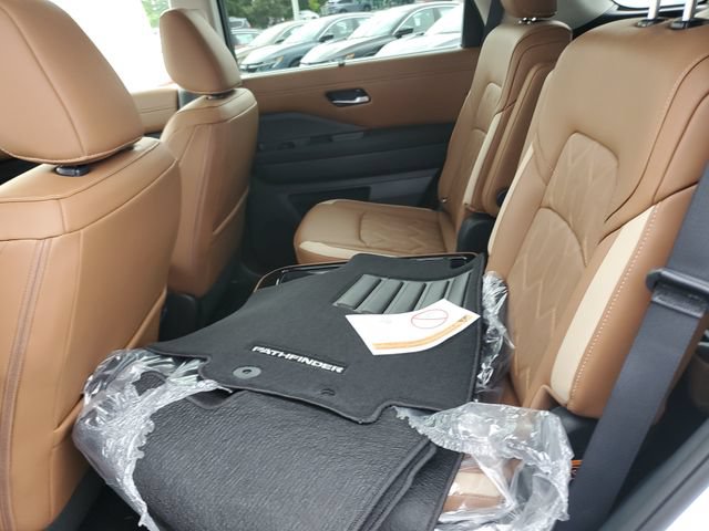 New 2026 Nissan Pathfinder Platinum AWD/4WD image 15
