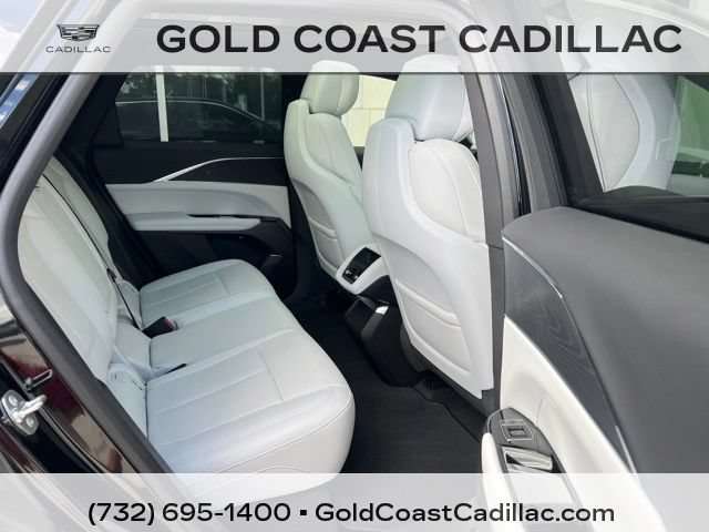 Certified 2024 Cadillac Lyriq Luxury AWD/4WD image 8
